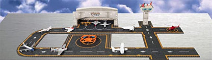 Hot Wings Control Tower with Connectible Runway