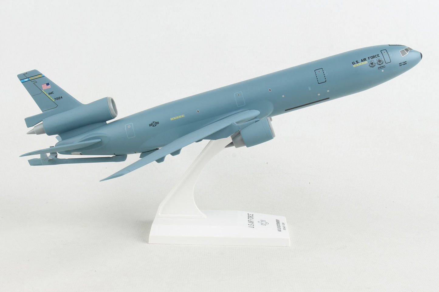 Skymarks KC-10 USAF Plastic Model (McGuire AFB) 1/200